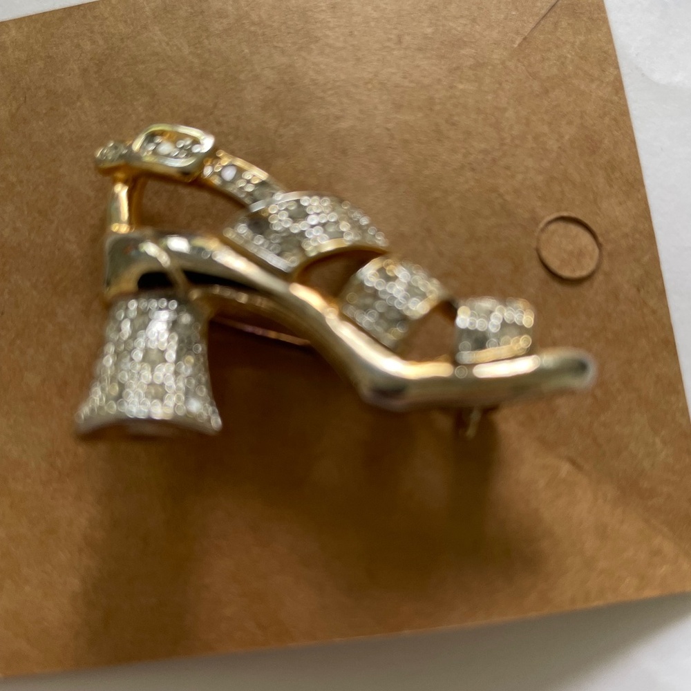 Silver / crystal shoe broach